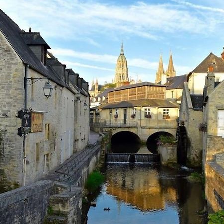 Maison De Ville Chaleureuse Au Coeur De Bayeux Exterior foto